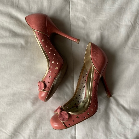 GUESS pink round toe heels with bows - Picture 3 of 8